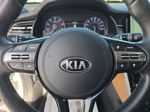 Used 2020 Kia Cadenza Limited image 28