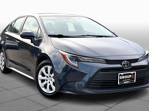 Used 2024 Toyota Corolla LE image 2
