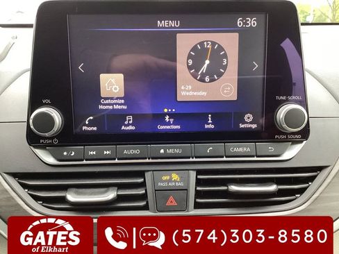 Used 2025 Nissan Altima 2.5 SV FWD image 3