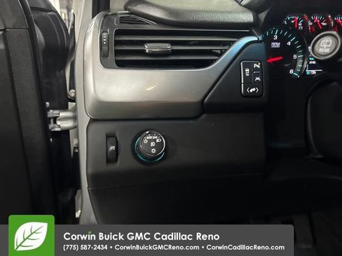 Used 2018 Chevrolet Tahoe Premier RWD image 12
