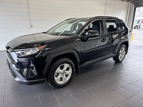 Certified 2021 Toyota RAV4 XLE w/ XLE Grade Weather Package AWD/4WD image 4
