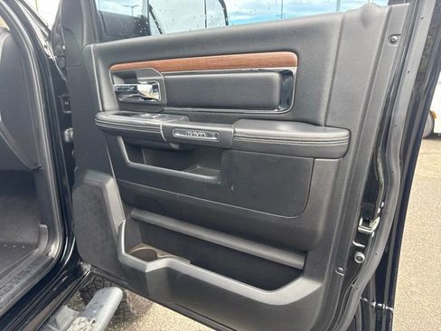 Used 2015 RAM 2500 Laramie w/ Black Appearance Group AWD/4WD image 8