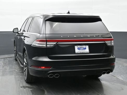 Used 2021 Lincoln Aviator Grand Touring w/ Elements Package Plus image 3