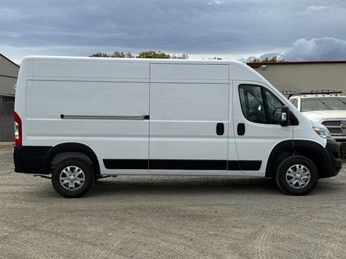 New 2026 RAM ProMaster 2500 w/ Quick Order Package 22G SLT image 2