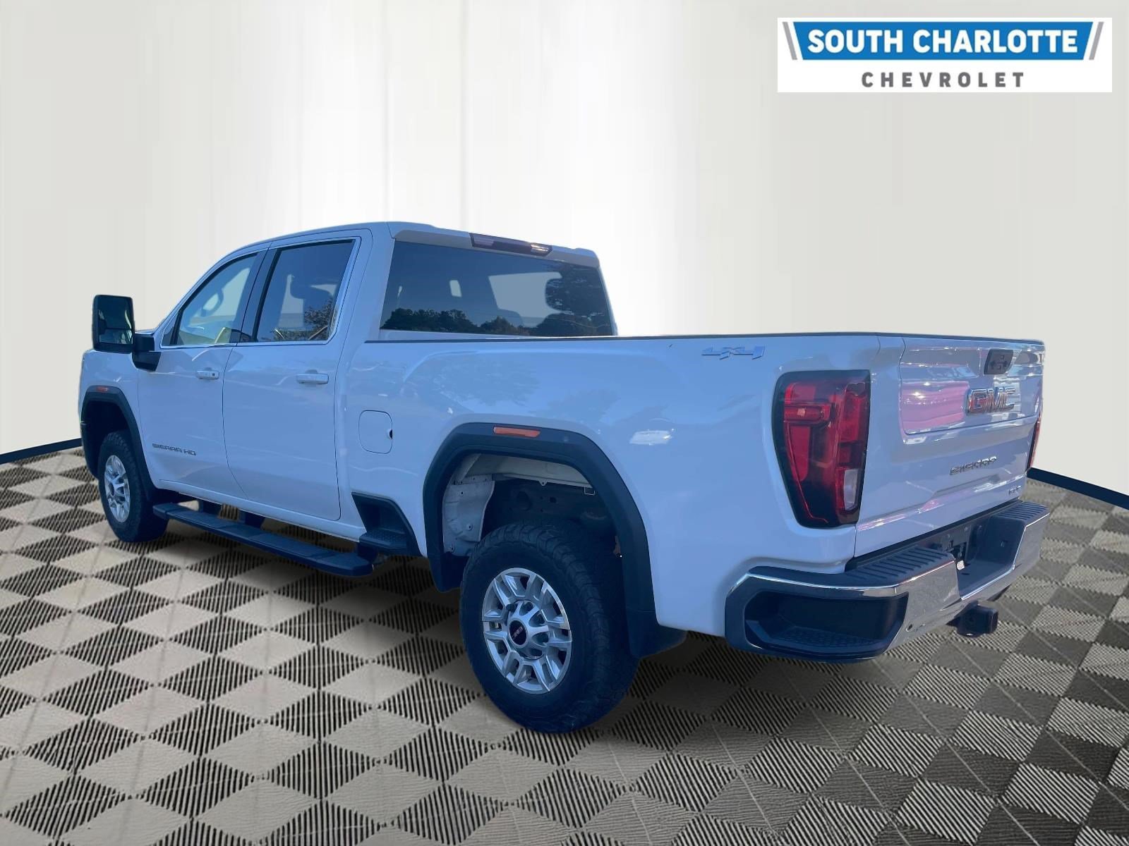 Used 2024 GMC Sierra 2500 SLE w/ SLE Value Package; AWD/4WD image 6