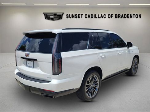 Certified 2025 Cadillac Escalade Sport Platinum w/ LPO, Floor Liner Package AWD/4WD image 4