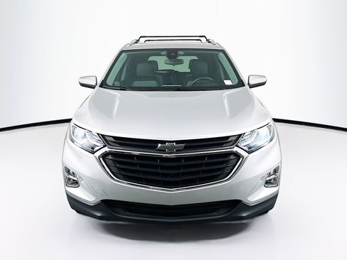 Used 2020 Chevrolet Equinox LT FWD image 2