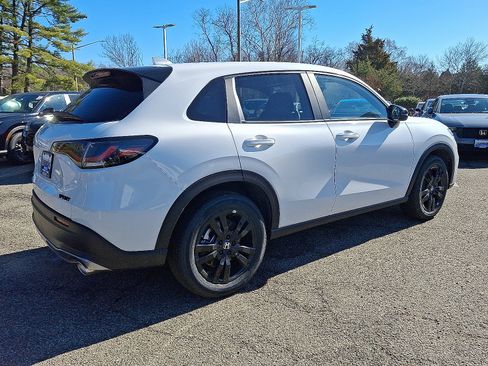 New 2026 Honda HR-V Sport image 3