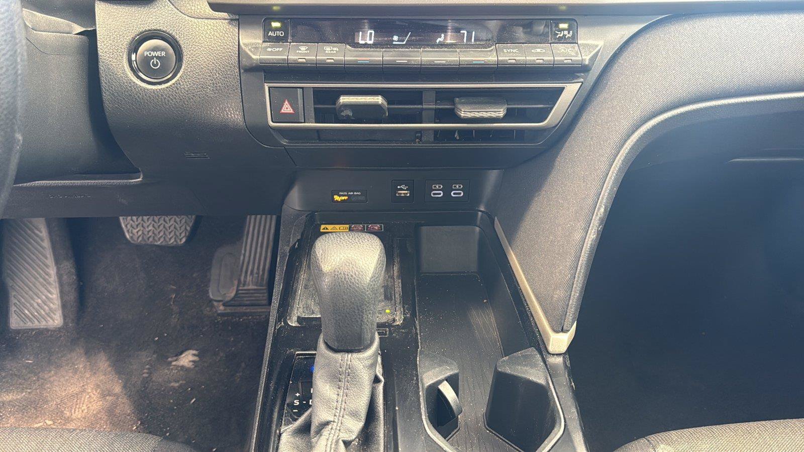 Used 2025 Toyota Camry LE FWD image 22