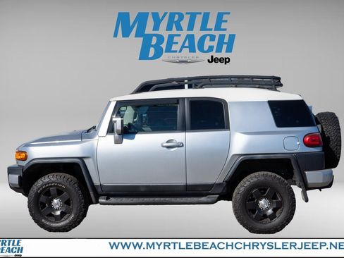 Used 2008 Toyota FJ Cruiser 4WD image 3