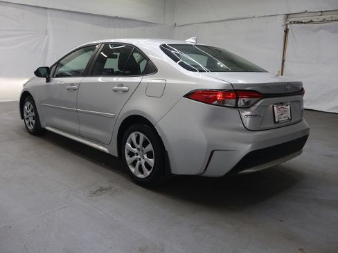Used 2022 Toyota Corolla LE FWD image 5