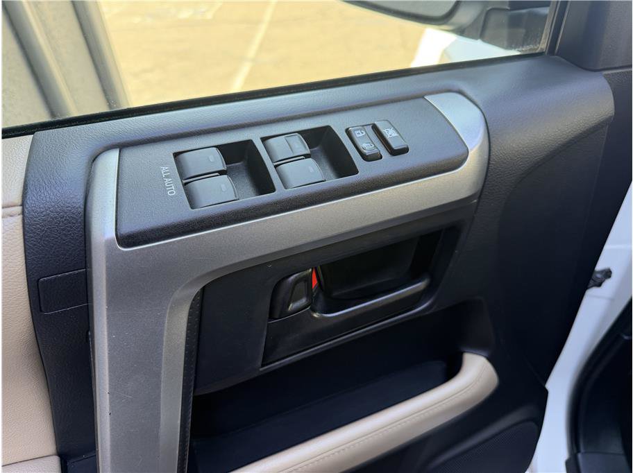 Used 2012 Toyota 4Runner Limited AWD/4WD image 10