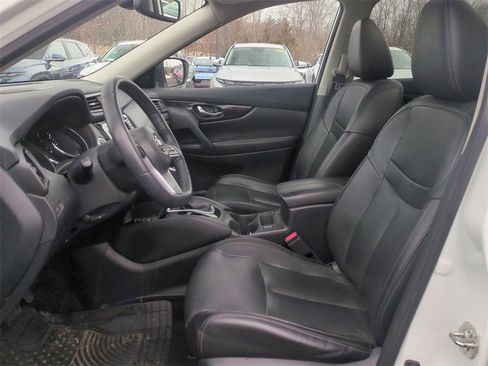 Used 2019 Nissan Rogue SL w/ Premium Package image 22