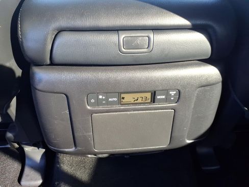 Used 2023 Nissan Armada SL w/ Captain's Chairs Package image 28