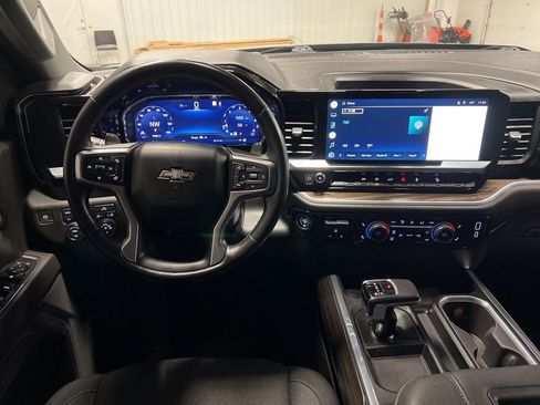 Certified 2022 Chevrolet Silverado 1500 RST w/ Z71 Off-Road Package AWD/4WD image 13
