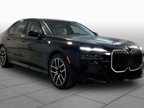 New 2026 BMW 760i xDrive w/ Executive Package AWD/4WD image 2