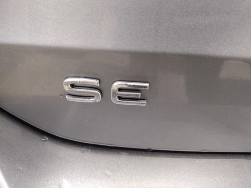 New 2025 Volkswagen Taos SE image 15