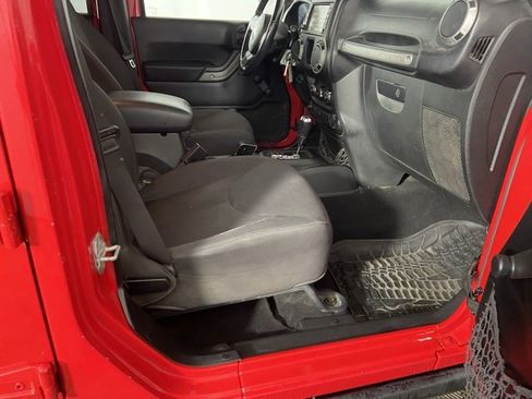 Used 2015 Jeep Wrangler Unlimited Sport image 11