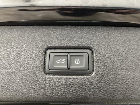 Used 2022 Audi Q7 3.0T Prestige w/ Prestige Package image 17