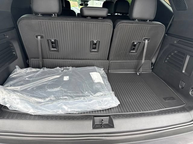 Used 2026 Chevrolet Traverse LT w/ Driver Confidence Package AWD/4WD image 12