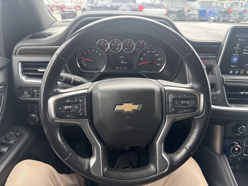 Used 2021 Chevrolet Suburban LT w/ LT Signature Package image 18