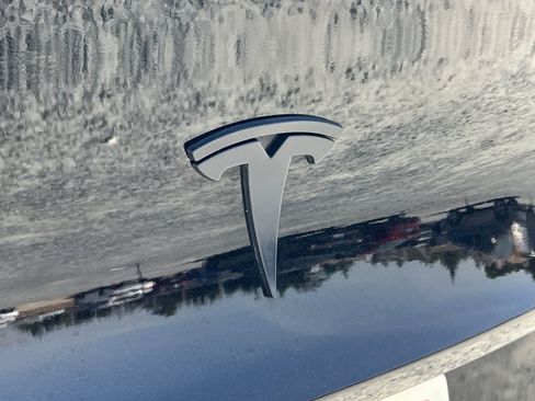 Used 2023 Tesla Model Y Long Range AWD/4WD image 13