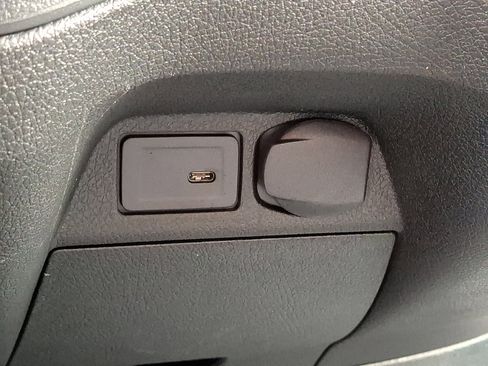 Used 2025 Mercedes-Benz Sprinter 2500 image 24