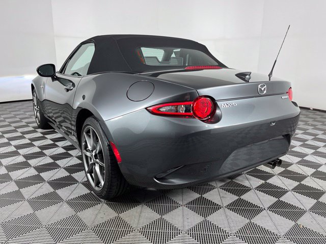 Used 2021 MAZDA MX-5 Miata Grand Touring RWD image 8