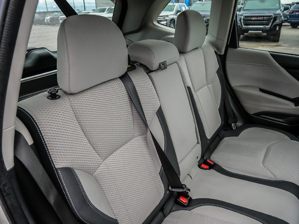 Used 2022 Subaru Forester Premium AWD/4WD image 21