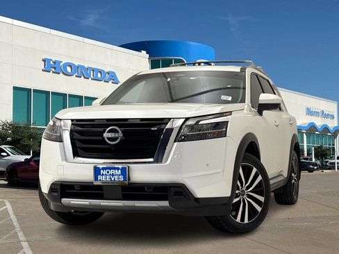 Used 2024 Nissan Pathfinder Platinum w/ Cargo Package image 1