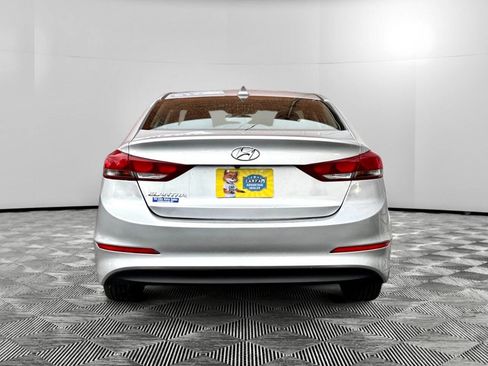 Used 2018 Hyundai Elantra SEL image 5