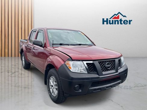 Used 2019 Nissan Frontier SV image 1