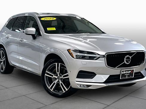 Used 2019 Volvo XC60 T6 Momentum w/ Advanced Package AWD/4WD image 3