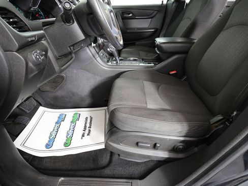 Used 2015 Chevrolet Traverse LT w/ Style and Technology Package image 13