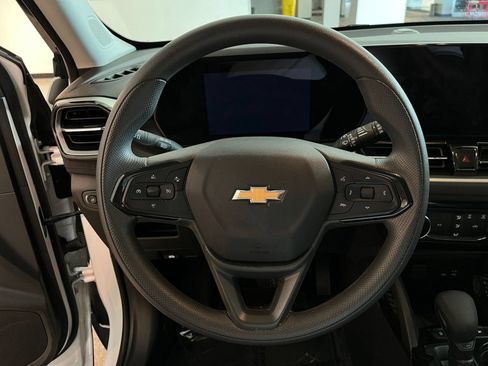 Used 2025 Chevrolet TrailBlazer LT FWD image 27