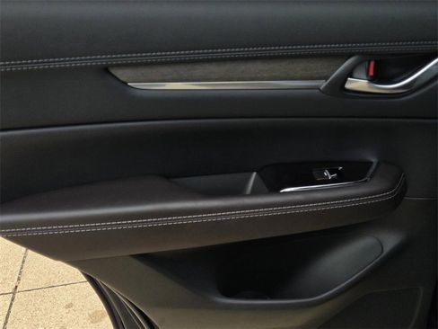 New 2025 MAZDA CX-5 Signature image 11
