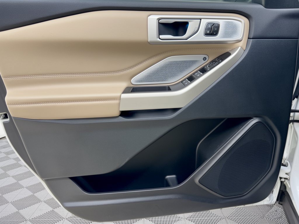Certified 2023 Ford Explorer Limited w/ Limited Technology Package RWD image 14