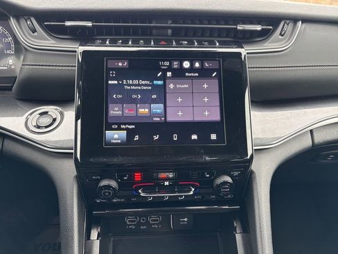 Certified 2023 Jeep Grand Cherokee L Laredo image 22