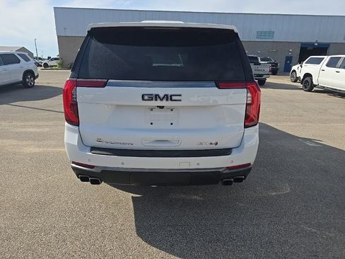 Used 2025 GMC Yukon XL AT4 w/ LPO, Floor Liner Package AWD/4WD image 5