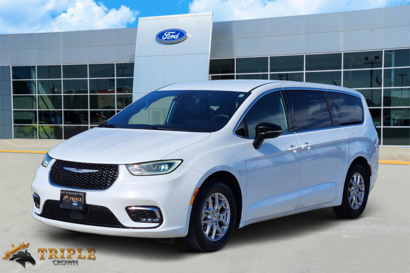 Used 2025 Chrysler Pacifica Select FWD image 2