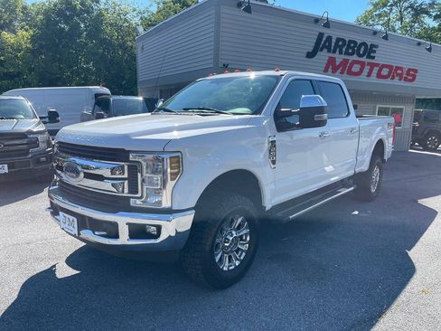 Used 2018 Ford F250 XLT w/ XLT Premium Package AWD/4WD image 3