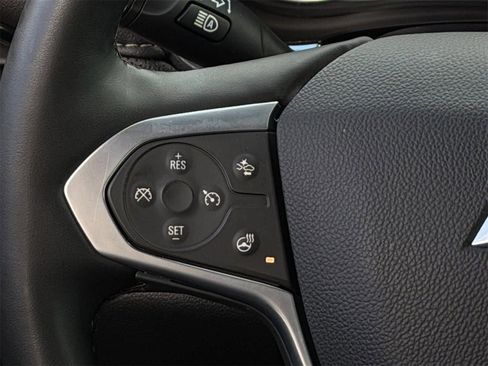 Used 2023 Chevrolet Traverse Premier image 14