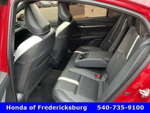 Used 2025 Toyota Camry SE AWD/4WD image 23