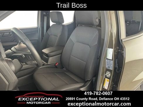 Used 2024 Chevrolet Colorado Trail Boss w/ Technology Package AWD/4WD image 33