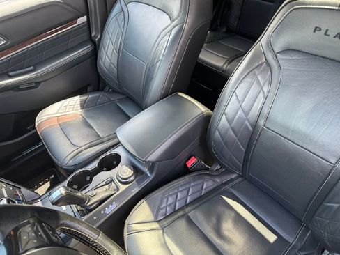 Used 2017 Ford Explorer Platinum AWD/4WD image 22