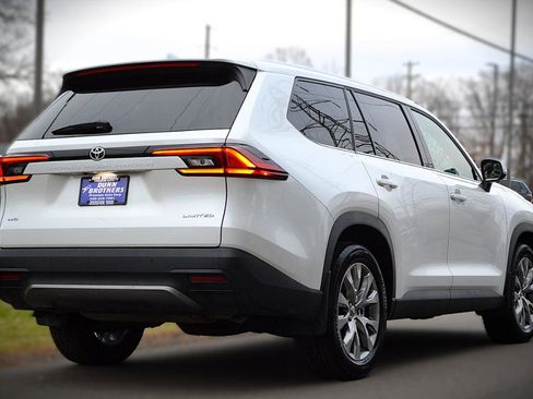 Used 2025 Toyota Grand Highlander AWD image 5