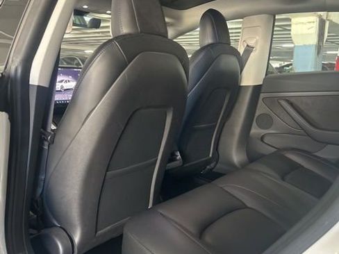Used 2023 Tesla Model 3 Standard Range image 5