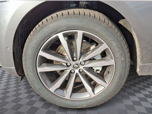 New 2025 Jaguar F-PACE R-Dynamic S image 7