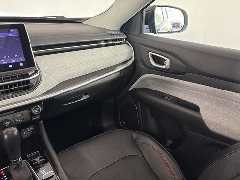 Used 2022 Jeep Compass Latitude w/ Sun and Sound Group image 19