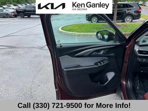 Used 2022 Chevrolet TrailBlazer LT FWD image 25